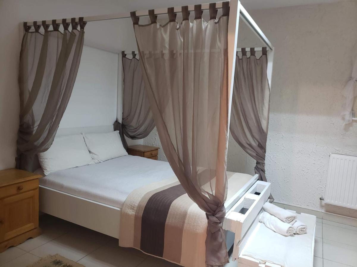 Aqua Apartman ซาตูมาเร ภายนอก รูปภาพ