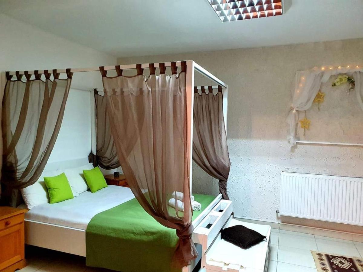 Aqua Apartman ซาตูมาเร ภายนอก รูปภาพ