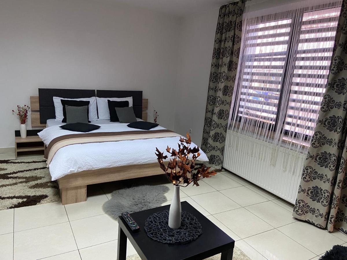 Aqua Apartman ซาตูมาเร ภายนอก รูปภาพ