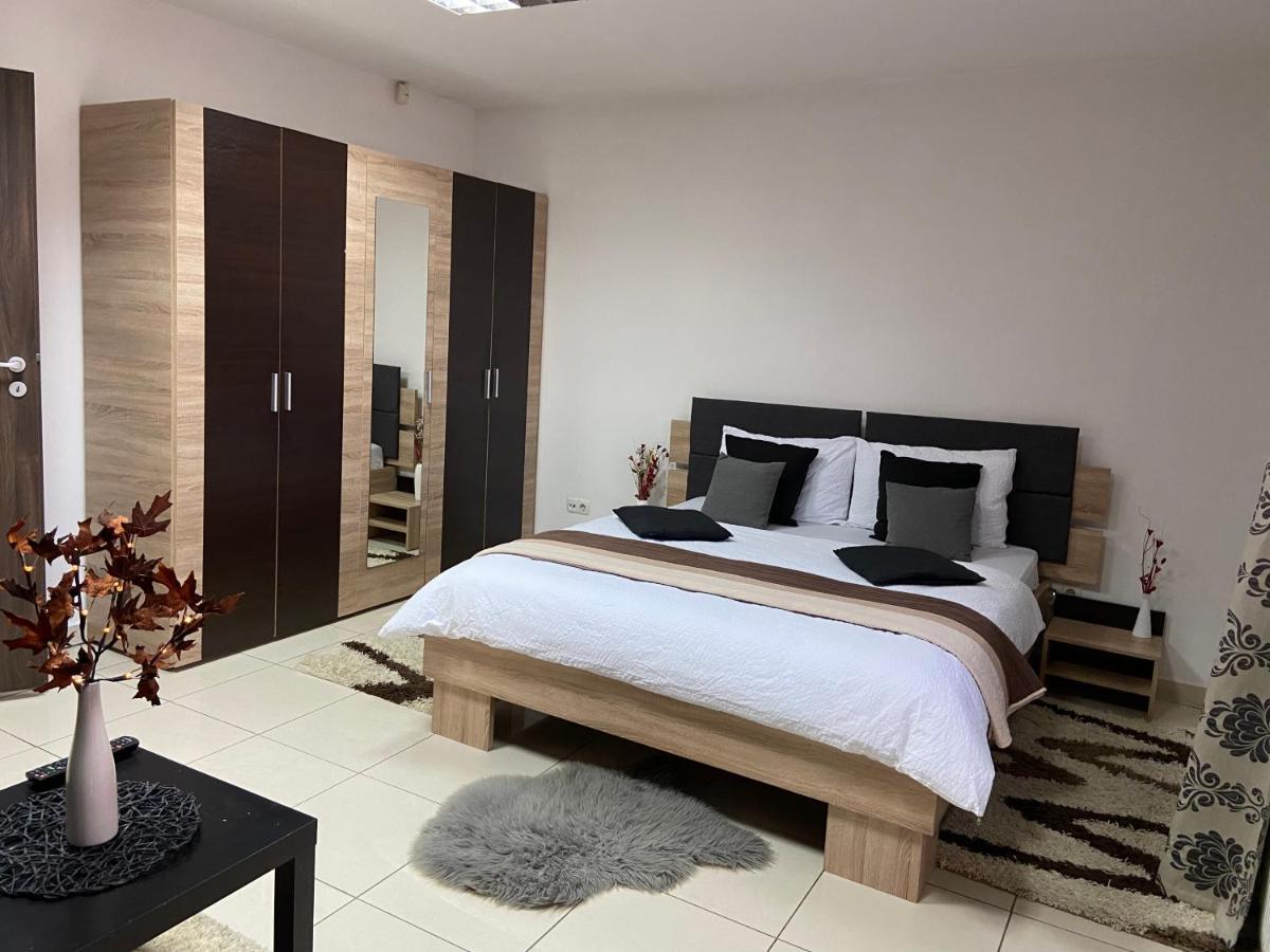 Aqua Apartman ซาตูมาเร ภายนอก รูปภาพ